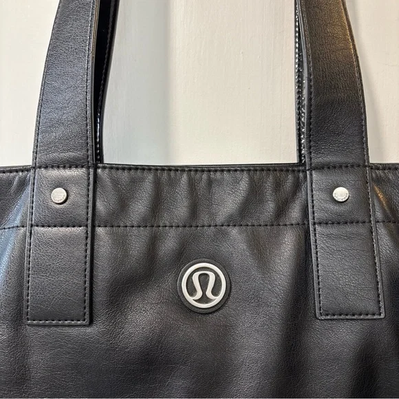 Lululemon Reversible Mantra Dream Big Large Tote Bag Black Floral - Picture 4 of 13
